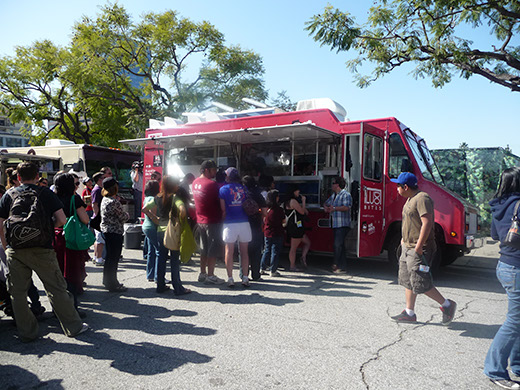 LudoBites Fried Chicken Truck